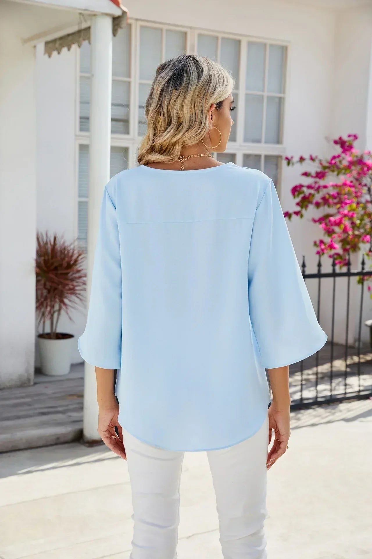 Belinda™ | Elegantná blúzka s V-výstrihom